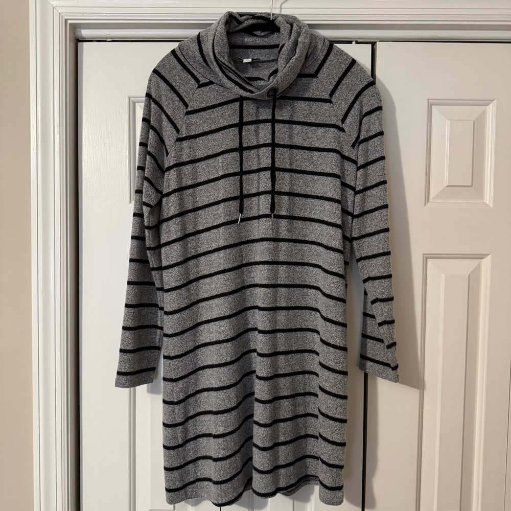 Kensie Gray and Black Striped Cowl Neck Pull-On Knit T-Shirt Dress, Size M